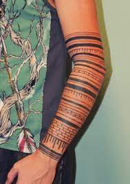 Dieses tattoo hat zu tun mit der erreichung eines ziels und dem schutz, den ein gerät bietet, mit dem du durch das. 1001 Oberarm Und Unterarm Tattoo Ideen Vorlagen