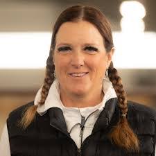 Lindsey Jameson's Instagram, Twitter & Facebook