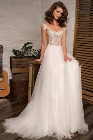 In unserem kölner atelier entwerfen und schneidern wir seit 2005 gemeinsam mit unserem team brautkleider und brautaccessoires für den großen tag. Brautmoden Brautkleider In Berlin Princess Dreams Brautmode Brautkleid Kleider Hochzeit