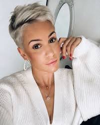 Krtkie Cicie 2019 2020 Przegld Modnych Fryzur Pixie I Undercut Undercut Pixie Undercut Pixie Blonde Pixie Hair Super Short Hair Short Hair Undercut