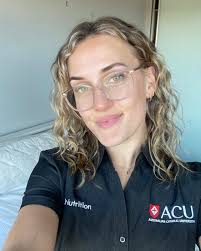 Meet Victoria, ACU Dietetic Masters student! 👋 Victoria will be taking  over our Instagram stories today to share a day in the life of a dietetics  student to help celebrate Dietitians Week #