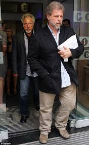 Tom Jones 70 Finally Looks As Old As His 53 Year Old Son As He Stops Dyeing His Hair Sir Tom Jones Tom Jones Singer Tom Jones Young