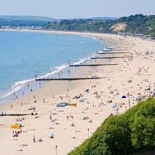 With glorious, pure golden sand, warm waters and a number of attractions nearby it is no surprise that it attracts thousands of visitors each year. Bournemouth Beach Has Named Uk S Best Beach For 2019 On Tripadvisor Mirror Online