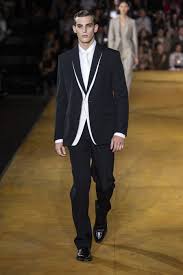 Vestito armani jeans 60% lana vergine 40% acrilico colore abiti da cerimonia uomo armani blu. Abiti Da Sposo I Look Delle Sfilate Uomo Primavera Estate 2020 Per Il Matrimonio