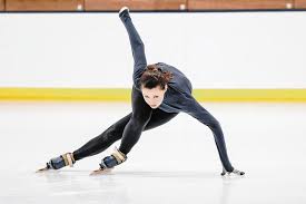 Learn how to play ice hockey with this free video lesson. The Republic Colors On Ice Former Speedskater Disney On Ice Performer To Be Part Of Kaleidoscope Photo 6