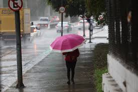 Cidade de SP terá virada no tempo nesta terça, com chuva e queda de temperatura