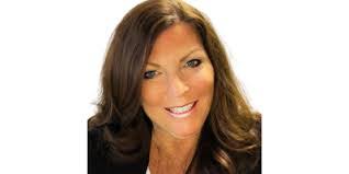 Liz Christensen's Instagram, Twitter & Facebook