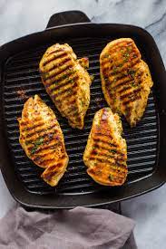 Squeeze lemon juice over the chicken. How To Grill Chicken On Stove Top Easy Grill Pan Method Gimme Delicious