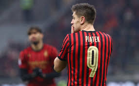 Polski piłkarz ac milan pochwalił się tym ważnym wydarzeniem na instagramie! Krzysztof Piatek Jest Juz W Nowym Klubie Pojawilo Sie Nagranie Sprzed Testow Medycznych Wideo Futbol Pilka Nozna