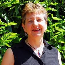 Linda Macmillan's Instagram, Twitter & Facebook