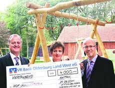 Wenn sie erfahrungen mit diesem unternehmen gesammelt haben, teilen sie diese hier mit anderen seitenbesuchern. Vr Bank Oldenburg Land West 4 000 Euro Fur Den Neuen Spielplatz Auf Hof Schulenberg