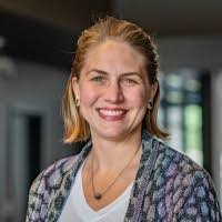 Sara Nash's Instagram, Twitter & Facebook