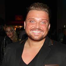 Er und senay wollen nun auch endlich heiraten. Menowin Frohlich Fur 120 000 Euro In Den Big Brother Container Gala De