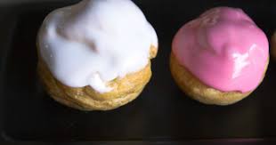 Glace Royale A Quoi Sert La Glace Royale La Glace Royale Est Utilisee En Decors De Patisserie Ou Pour Gl Recette Glacage Glace Royale Glacage Au Sucre Glace