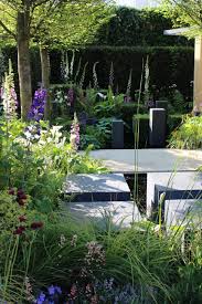 Designers From Around The World Bring Their A Game To London S Annual Chelsea Flower Show But Even Ordinary Gardener Chelsea Flower Show Garden Chelsea Flower