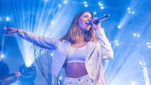 She was first known as a member of schlager band wolkenfrei and later began. Vanessa Mai Themenseite