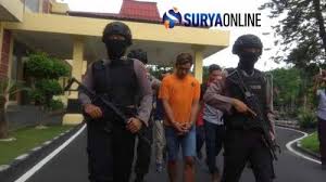 Okpra indra 45.808 views3 months ago. Penyebar Video Mesum Gubug Bergoyang Mojokerto Terancam 12 Tahun Penjara Akui Ingin Beri Pelajaran Pelaku Mesum Joglosemar News