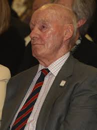 Manchester United confirm death of former player Jack Crompton