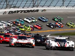 Победу в ней одержал экипаж «акуры» в составе рикки тэйлора, филипе альбукерке, александера росси и элио кастроневеса. Rolex 24 At Daytona Daytona International Speedway