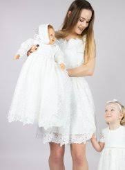 On vous l'accorde, cette robe de baptême sur le jeune prince peu choquer de prime abord. Robe De Bapteme Fille Pas Chere Vetement Blanc Bebe