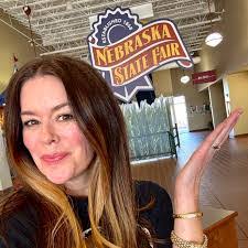 Lynette Morse's Instagram, Twitter & Facebook