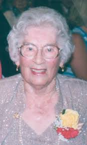 Mikki Reinhold, 99, Queen of the Oak Park Arms Senior Prom