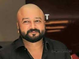But, he was quick to react to this the iconic actor has had to go through multiple hair restoration procedures, owing to his seemingly. Mollywood Actors Who Sported The Bald Look