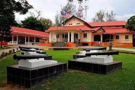 Kuala selangor was the capital of the sultanate of selangor during its early years in the 18th century. Spacetraveller Activity Firefly Park Kuala Selangor
