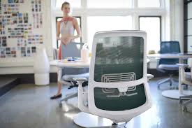 Designed By Arne Dassen Soji Offers Reliable Office Seating That Embraces The Relationship Between The Body And Chair It Offers Support For A Wide Range Of W