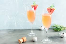 4 Spektakulare Sekt Wacholderschnaps Cocktails Zur Fete Dieser English Wine Week Craft Wacholderschnaps Kl In 2020 Gin Cocktails Sparkling Wine Cocktails Craft Gin