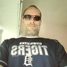 Can LVP be laid over concrete with glue residue?