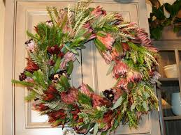 We show you how to transition your holiday decor from thanksgiving to christmas with a few simple updates. Celebrity Holiday Decor Hgtv