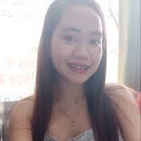 Anna Houlihan's Instagram, Twitter & Facebook