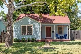 Browse big, beautiful photos, view detailed apartment rental information, and learn more about the rent prices for nearby neighborhoods. 2 Bedroom Houses For Rent In Austin Tx Forrent Com