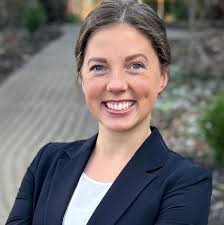 Anna Schrock's Instagram, Twitter & Facebook