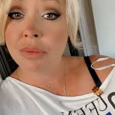 Heather Deshazer's Instagram, Twitter & Facebook