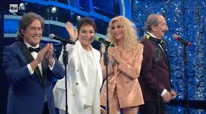 I ricchi e poveri sono un gruppo musicale italiano nato a genova nel 1967. I Ricchi E Poveri Angela Brambati Franco Gatti Occhiena Sotgiu De Andre Disse