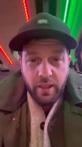 Petit mashup de 3 de vos titres préférés avec mon Gillou au piano 🎹 Ils  feront bien évidemment partie de notre best of qui sortira dans une semaine  ! 💿🎶 Alors c'est