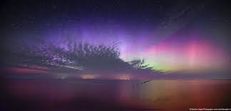 Het noorderlicht, ookwel aurora borealis of poollicht genoemd, is een natuurfenomeen waarin flarden van licht hoog aan een heldere nachthemel te zien zijn. Mhb732whgjmonm
