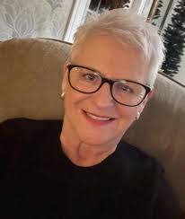 Cindy Banfield's Instagram, Twitter & Facebook