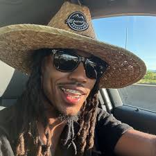 Anyone want to help me grind out of Silver II? Rookie numbers I knooooow  but the losing streak has been real.