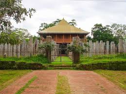 Lovamahapaya Brazen Palace 1600 stone pillars 1000 rooms 9 storeys Dutugamunu 2nd century BC Anuradhapura Sri Lanka
