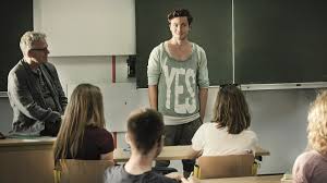   فیلم Center of My World 2016 - دانلود فيلم