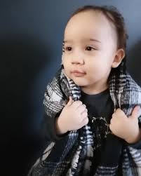 Here's a bit of my free 5 minute vocal warm-up available