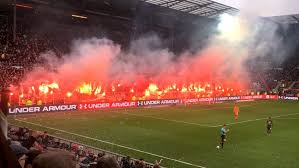 Mal stehen sich der hsv und der fc st. Statt Derbyfieber Krieg Der Rosen St Pauli Pop