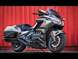 Takalaukku on selvästi aikaisempaa suurempi ja on tilavuudeltaan peräti 61 litraa. New 2021 Honda Gold Wing Gl1800 Release Features Specs Youtube