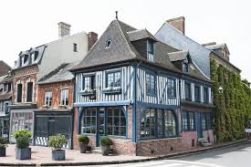 Maison De Chocolatier Patrick Bradfer Beaumont En Auge Architecture House Styles Mansions
