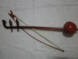 Kesenian gambang kromong adalah kesenian orkes musik yang memanfaatkan alat musik tradisional alat musik tradisional betawi ini memiliki bentuk dan teknik memainkan yang hampir sama dengan rebana. Contoh Alat Musik Tradisional Betawi Beserta Penjelasannya Lengkap