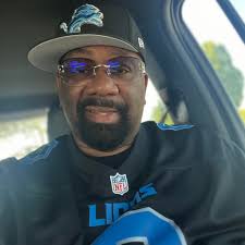 Na, cause yall ain't have to be that loud dammit! 😭😭