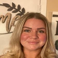 Anne Mayle's Instagram, Twitter & Facebook